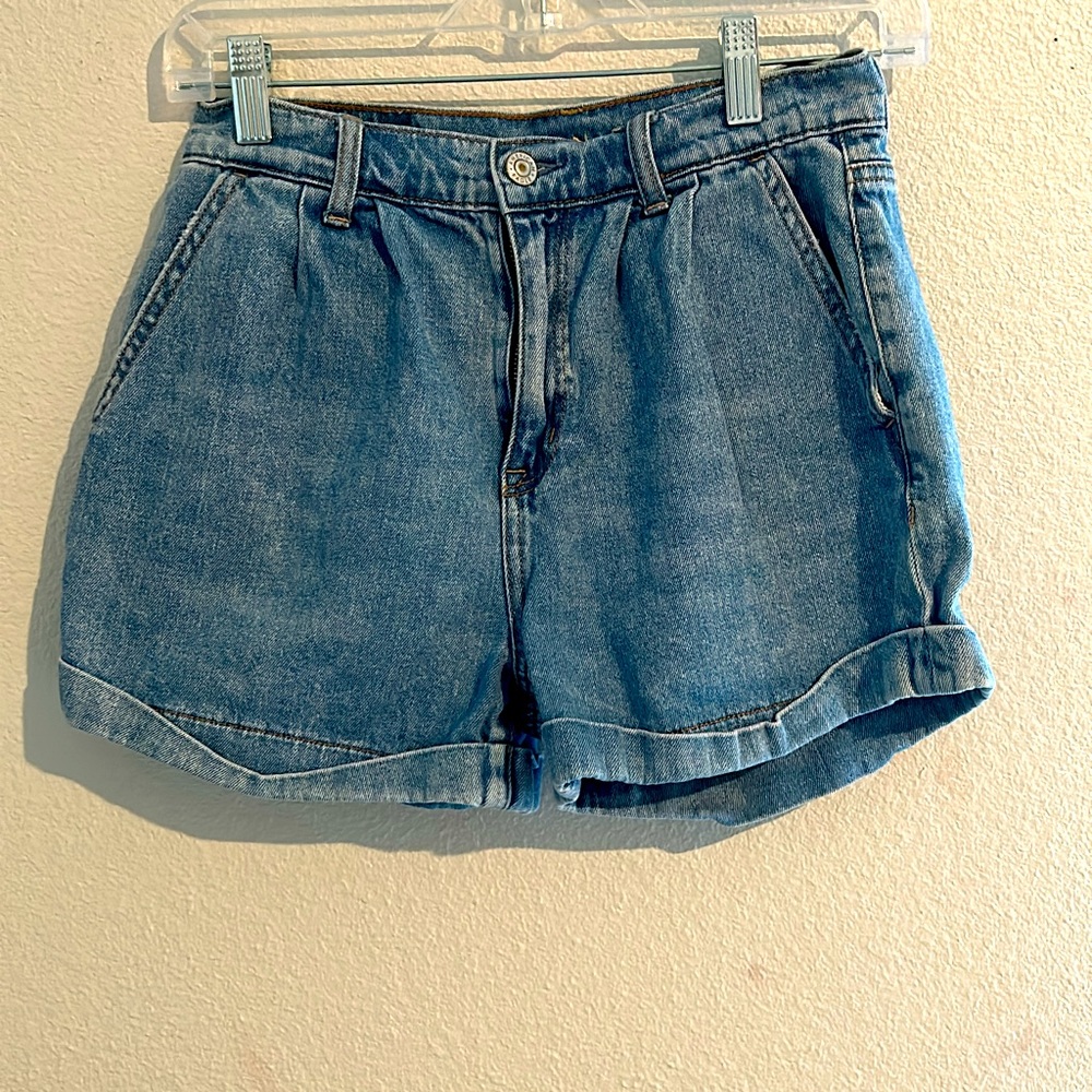 american eagle blue jean short, hardly worn